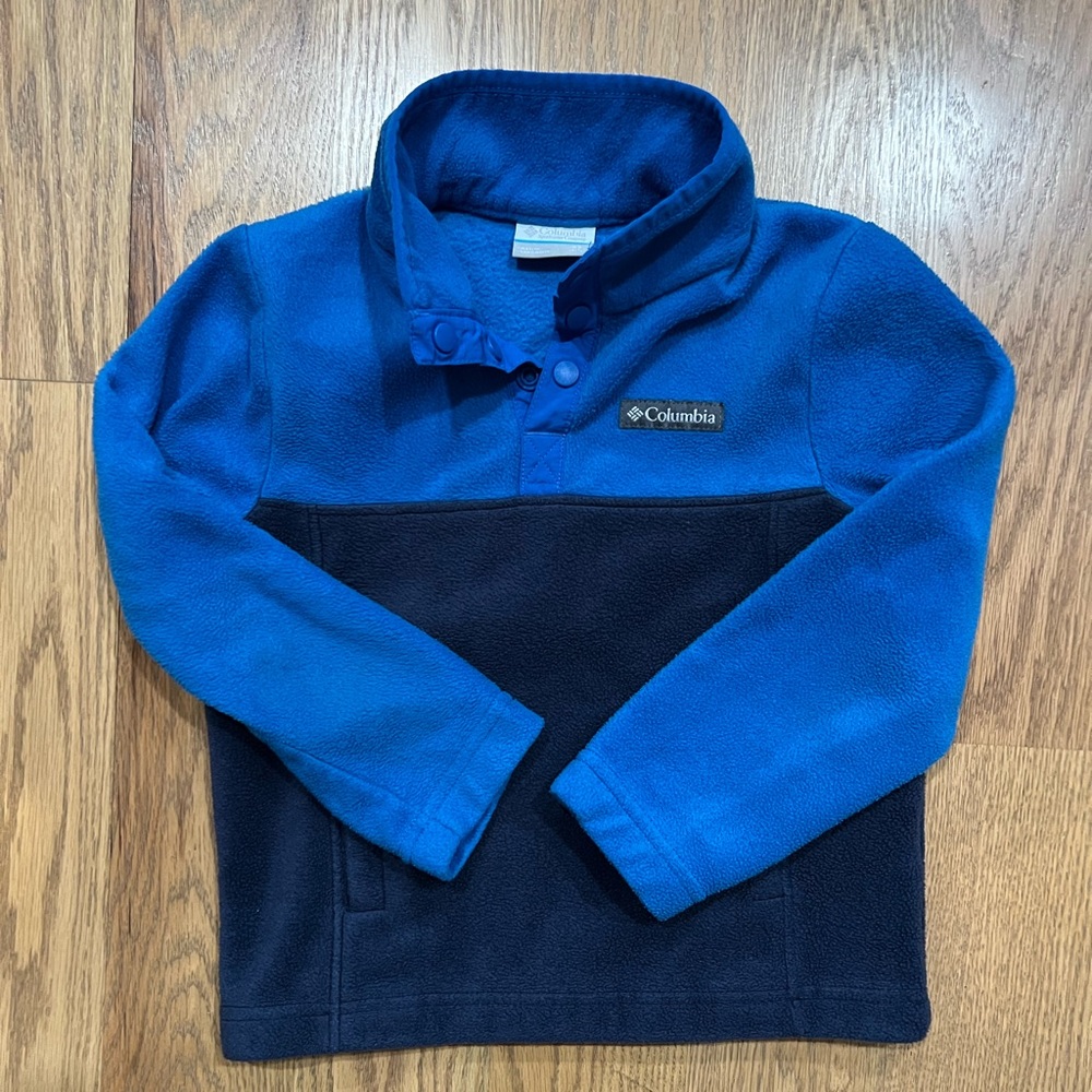 Blue Columbia fleece pullover